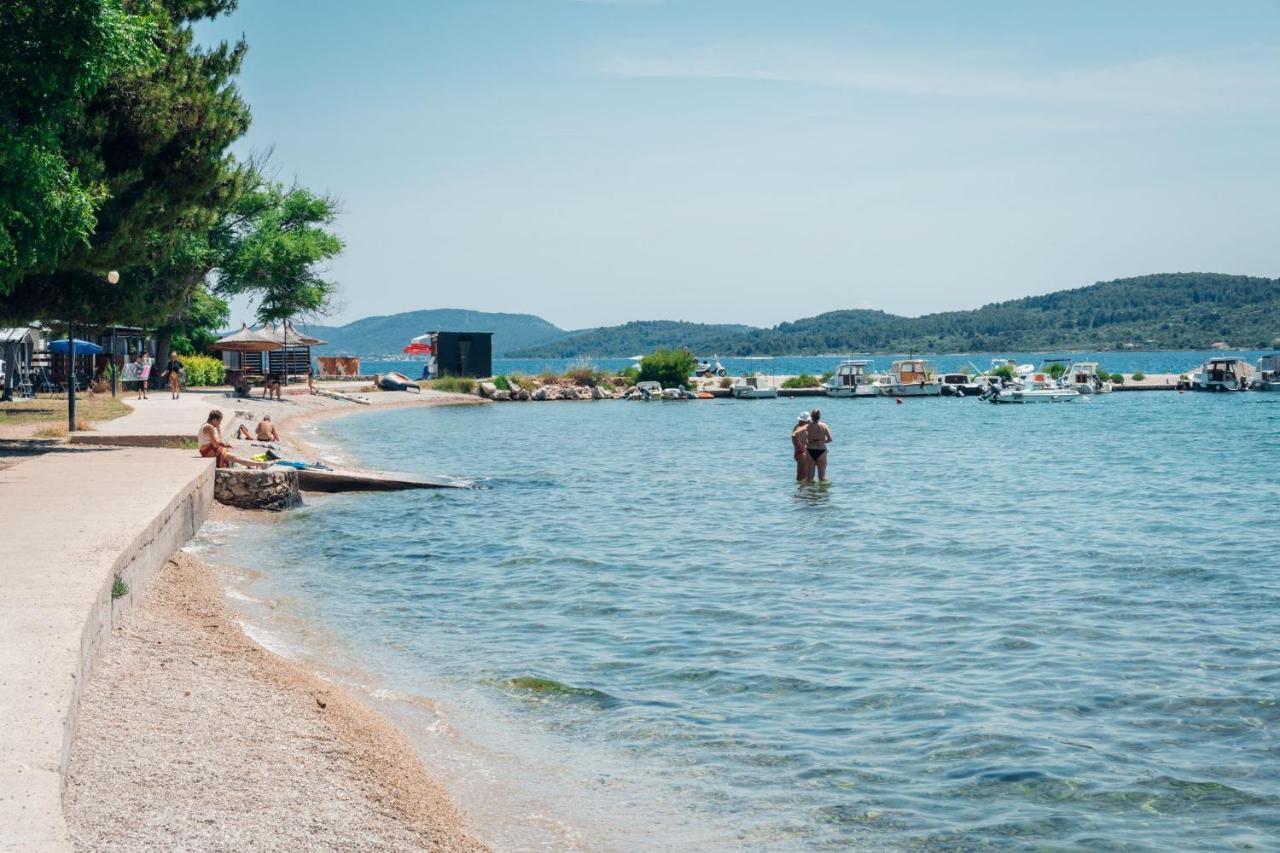 Отель Croatia Camp Premium Водице Экстерьер фото